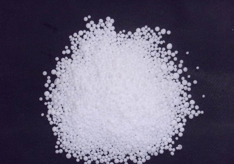 Tinh thể Kali Nitrat (KNO3) tinh khiết do Hóa Chất Doanh Tín cung cấp.