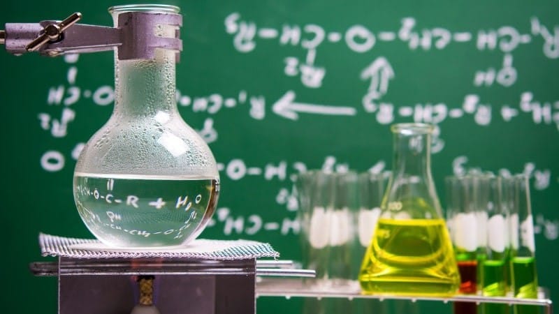 Điều chế HCOOCH3 trong phòng thí nghiệm bằng việc methanol và aixt formic