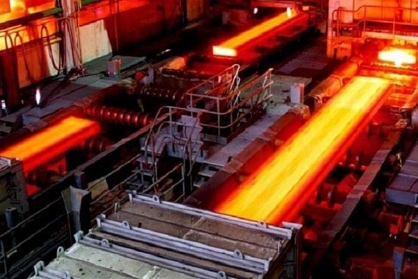 Quá trình luyện kim sử dụng chất khử ở nhiệt độ cao là ứng dụng quy mô lớn nhất.