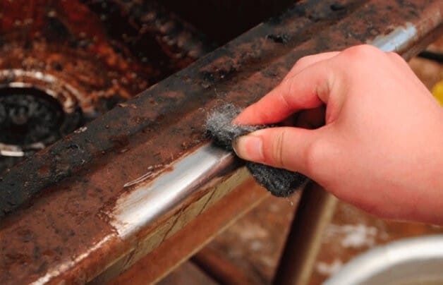 Ứng dụng TCE trong chất tẩy nhờn kim loại