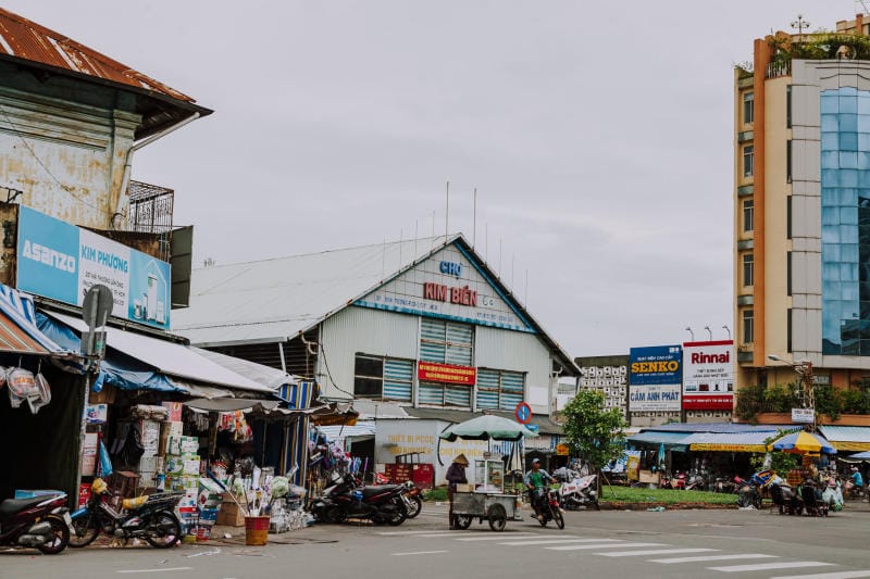 Chợ Kim Biên là nơi buôn bán hoá chất sầm uất tại TPHCM